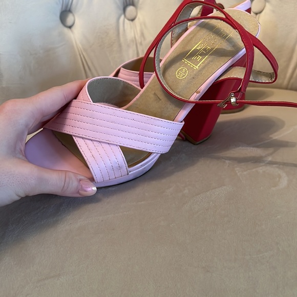 Pink/red - Picture 2 of 2